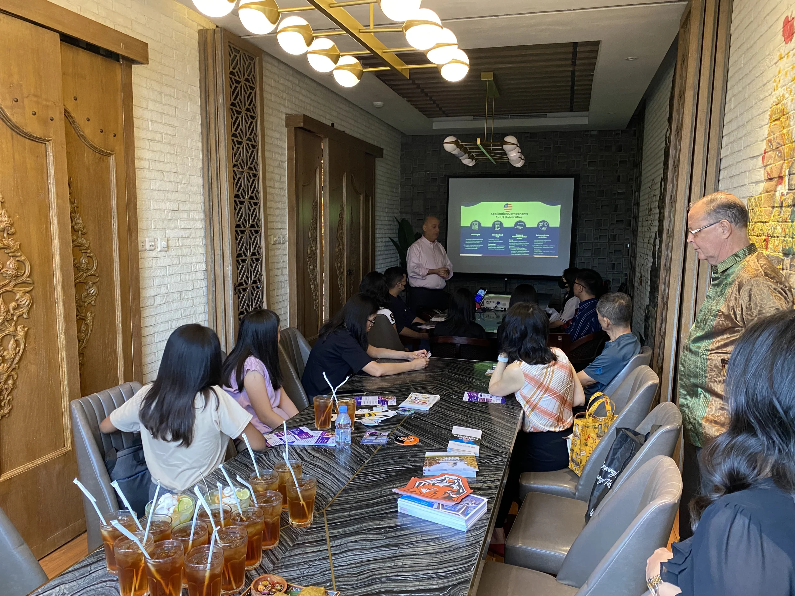 eSTEP study abroad application guidance session with students and parents